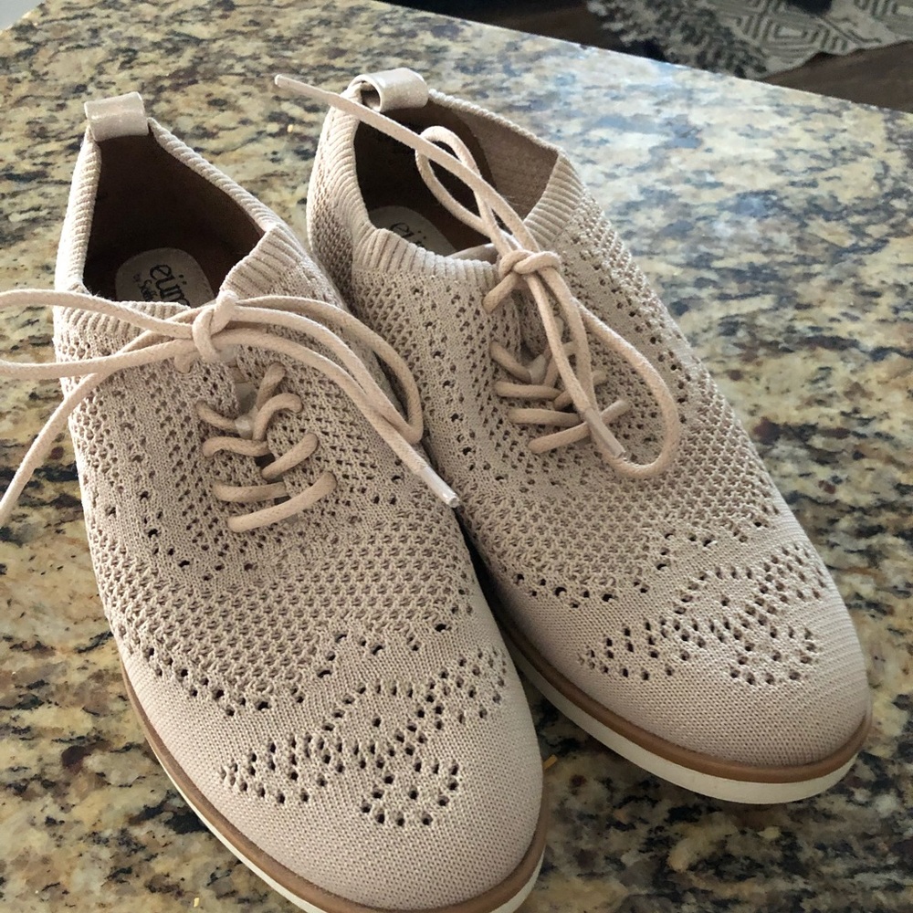 Size 8 Euro soft worn one time